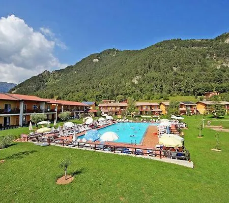 Charming Private Near Garda Golf Club Дом отдыха *