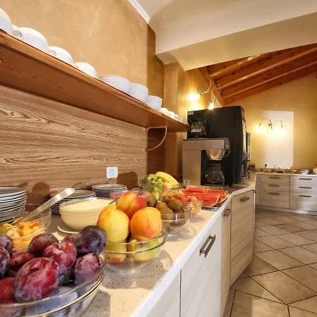 Charming Private Near Garda Golf Club *